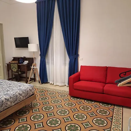 Civico 43 * Mesyna