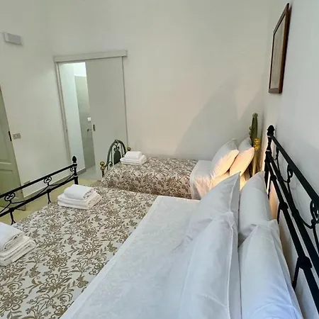 Civico 43 3* מסינה